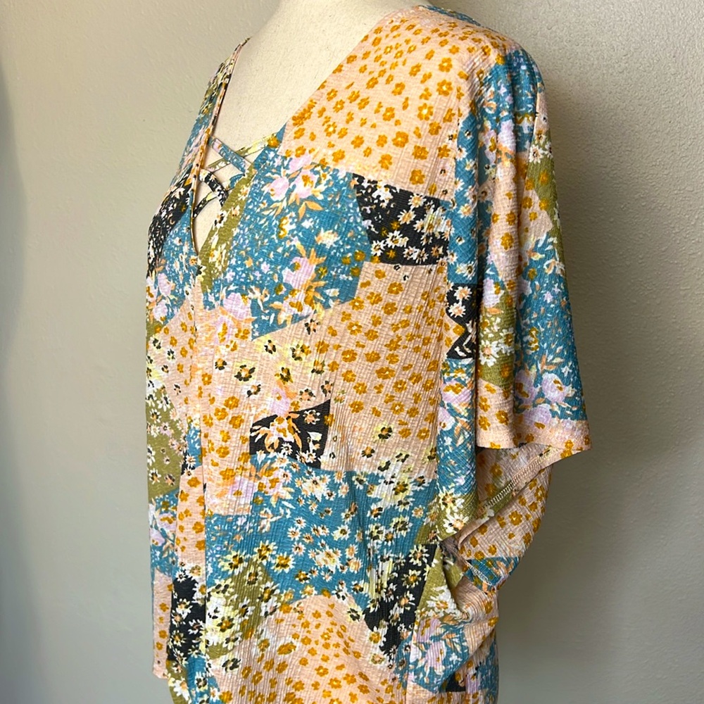 Daytrip Multicolor Patchwork Blouse - Picture 7 of 15